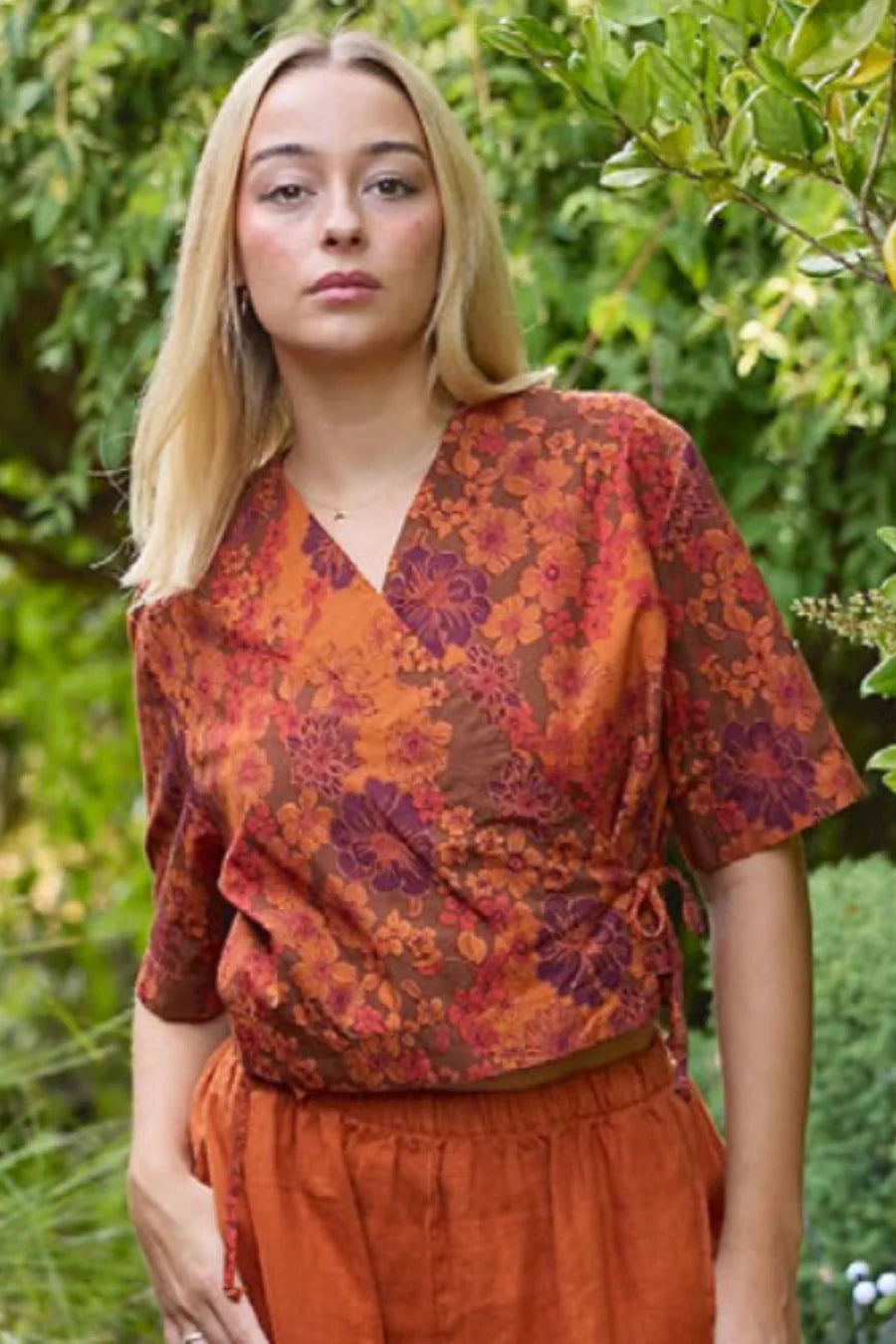 Jeju Cotton Shirt in Terracotta Floral Print