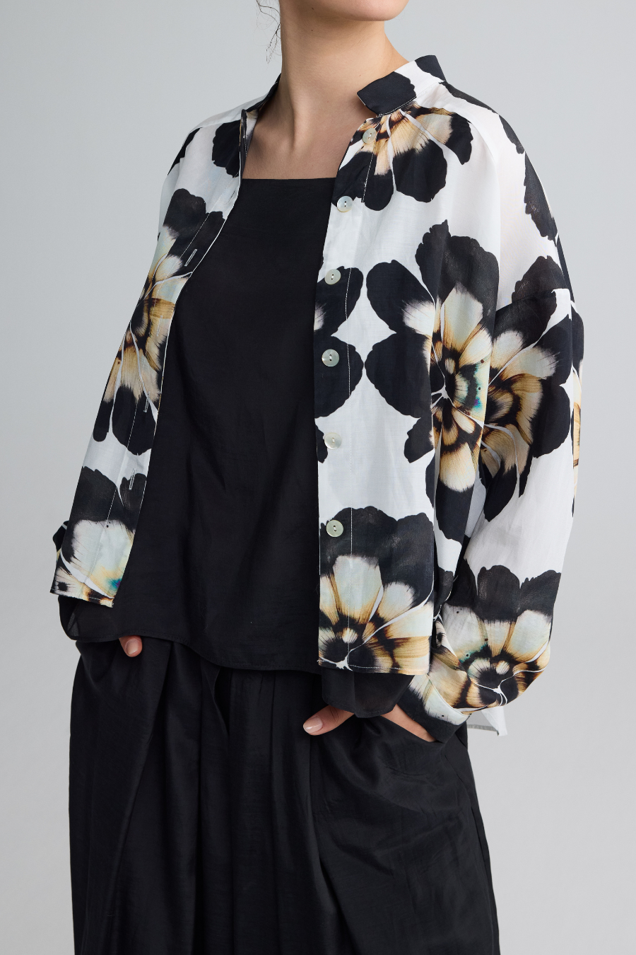 AMARIS Floral print stand collar shirt