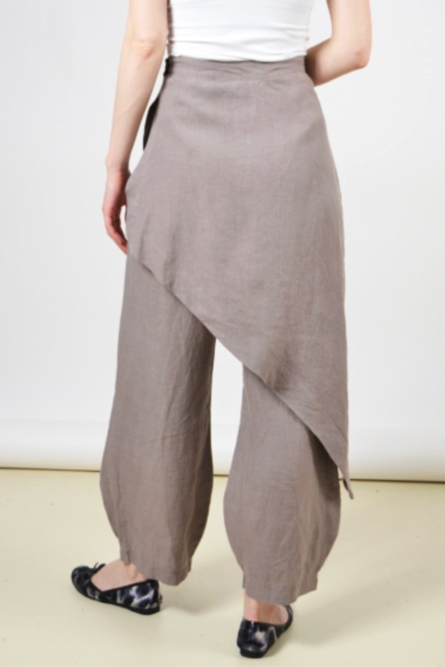 Sofia Pant in Black Light Linen