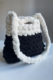 Chunky knit tote crossbody handbag  Black and White