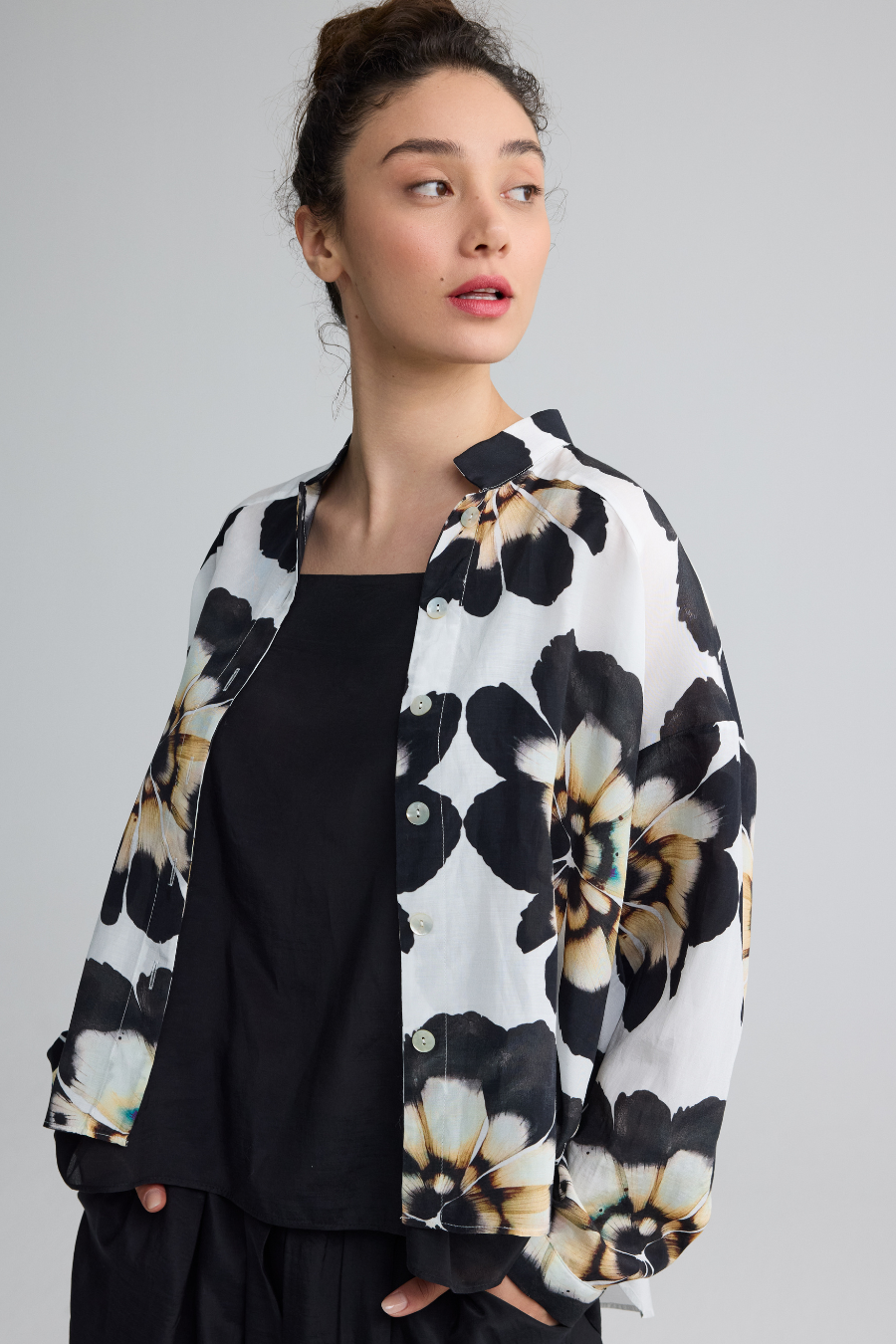 AMARIS Floral print stand collar shirt