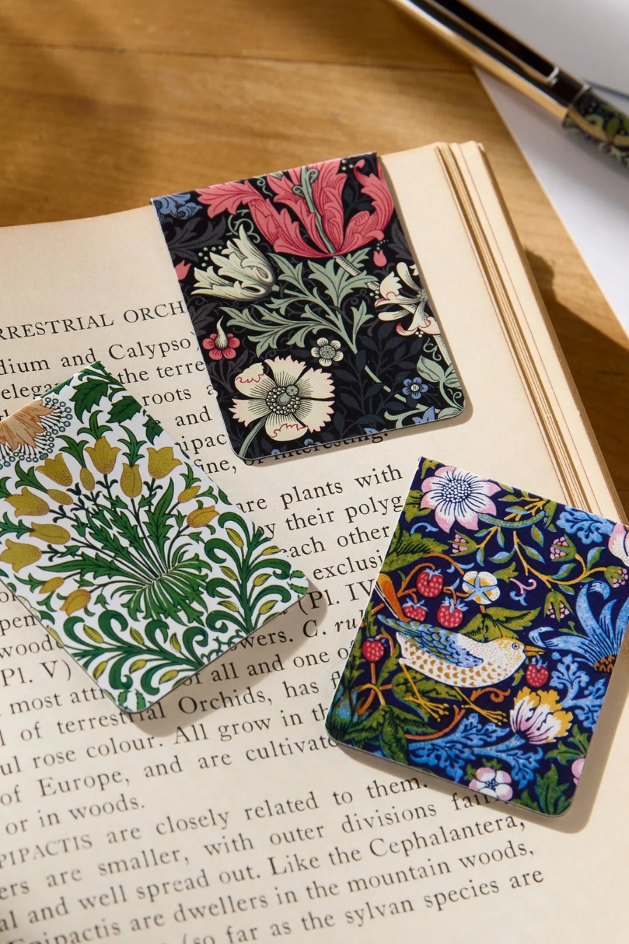 William Morris Magnetic Bookmark Set