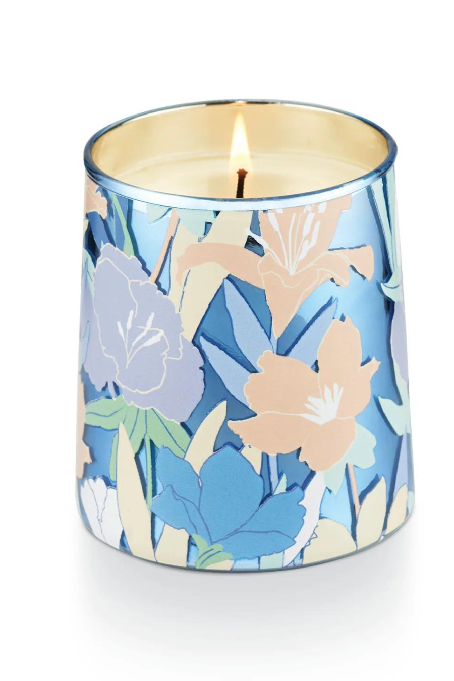 candle1_7887f122-fa37-4b5f-9ef7-cd2b75ae0b68.png