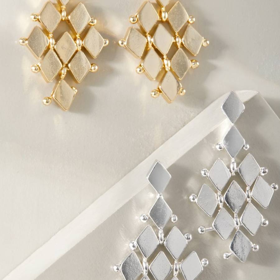 earring_85a61790-3f06-4cd2-9c30-39f66c18816d.png