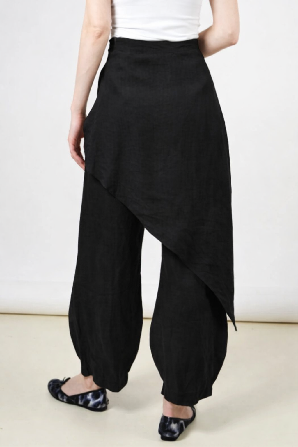 Sofia Pant in Black Light Linen