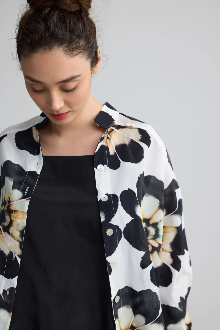 AMARIS Floral print stand collar shirt